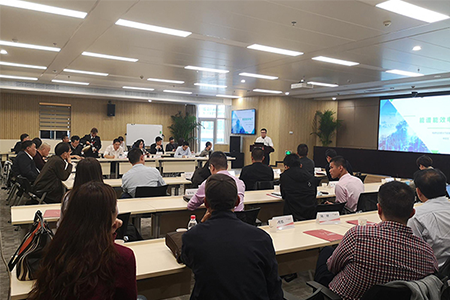 围绕泛在电力物联网行业需求，k8凯发科技在会议现场着重展现了公司在杆塔倾斜监测、智能配电房、加密通信传输等场景的产品及应用,收获产业链企业广泛关注及好评。