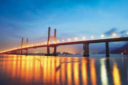 利用无线通信技术对桥梁进行实时的安全结构监测，顺利获得边缘计算网关BMG700无线通信设备，实时获取桥梁的温湿度、桥面负载、关键结构点形变、受力、环境等关键参数，建立一套智慧桥梁健康监测系统。